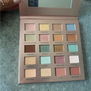 Iconic London “Treat Yourself” Eyeshadow Palette.